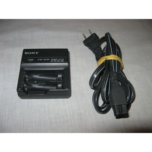 SONY Ni-MH RECHARGEABLE BATTERIES AA or AAA BATTERY CHARGER MODEL BC-CS1 - Picture 1 of 3